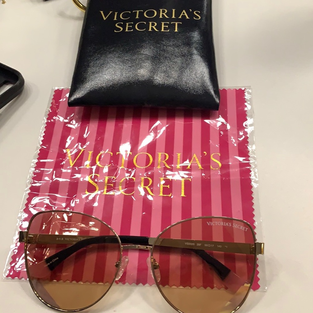 Brand new Victoria’s Secret sunglasses